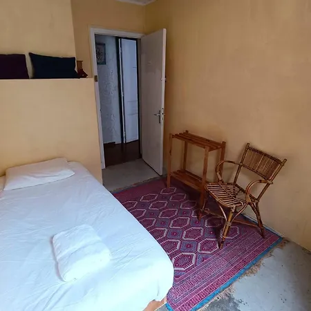 Charming Seafront House Apartmán
